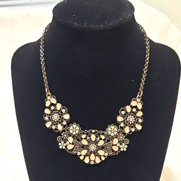 Cookie Lee Jewelry - Floral Cookie Lee Necklace 